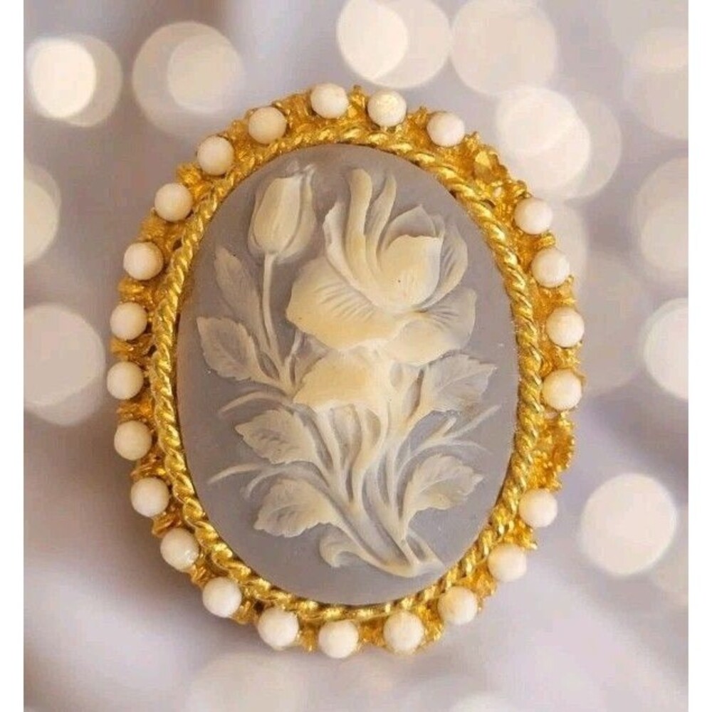 VINTAGE ALICE CAVINESS Rose Floral Flower Dusty Blue Cameo Brooch Pin Gold Tone